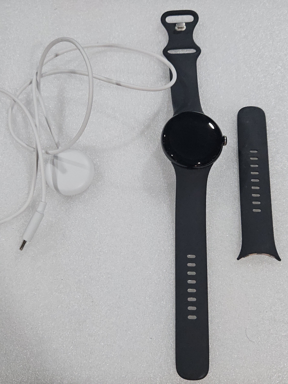 Black GOOGLE Smartwatch with Black Silicone Band and Charger
